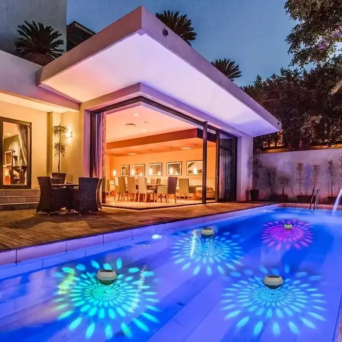 Lumière solaire flottante pour piscine, éclairage LED automatique la nuit, recharge automatique et arrêt des lumières de jour, colorée