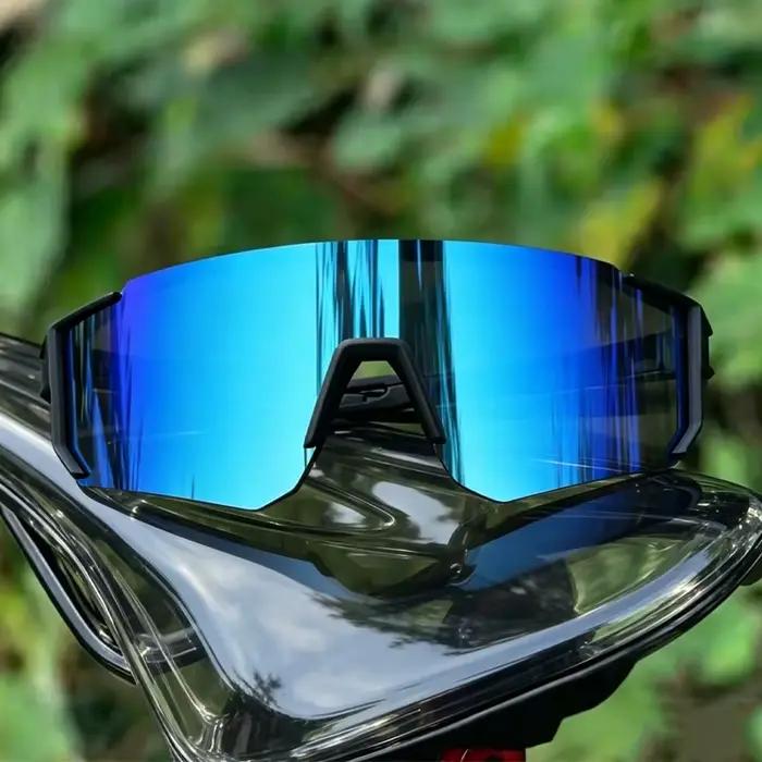 Lunettes tendance à monture en plastique monobloc, design unisexe, idéales pour le style quotidien, les tenues assorties et les sorties shopping.