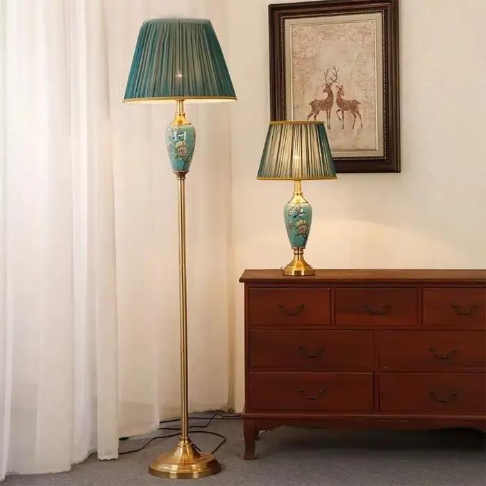 Lampe sur pied traditionnelle en céramique rétro