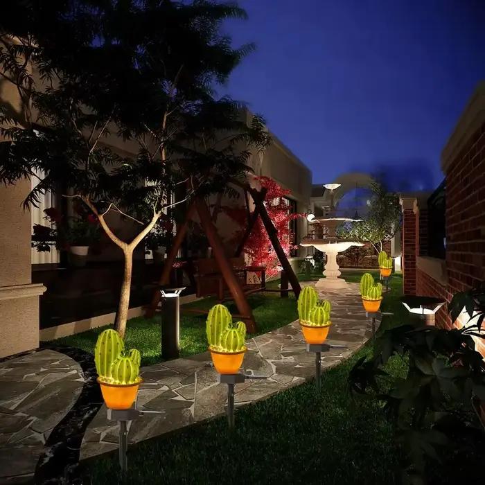 Lampe LED Solaire Imperméable en Forme d'Ananas