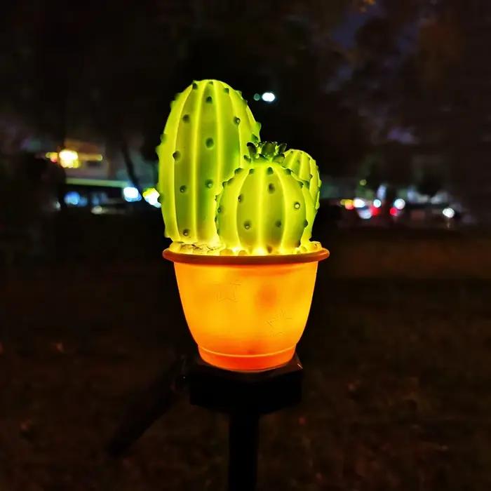 Lampe LED Solaire Imperméable en Forme d'Ananas