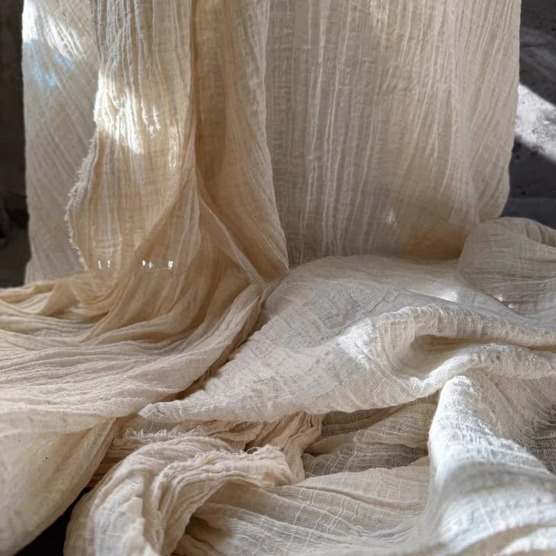 Tissu plissé uni beige café pour jupes, rideaux, décors et vêtements de créateur